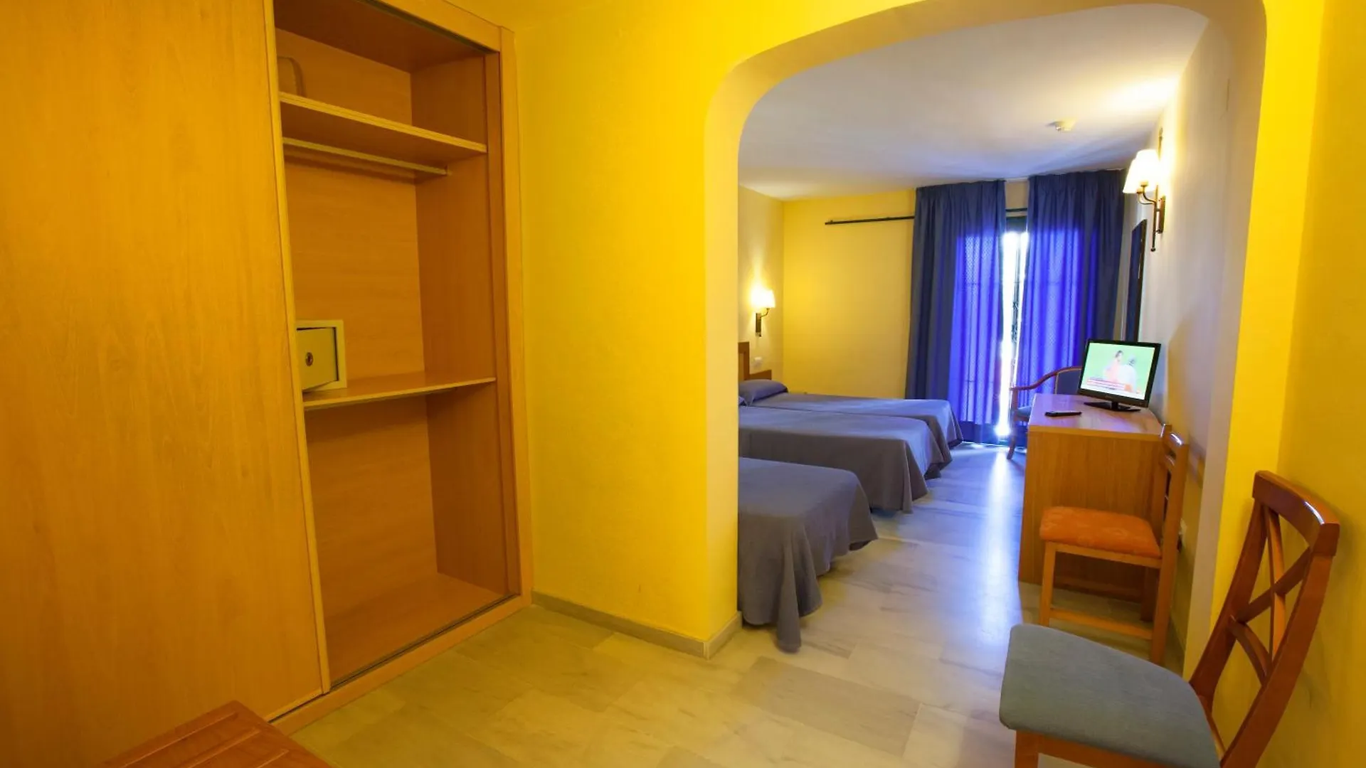 Hotel Olas De Almunecar